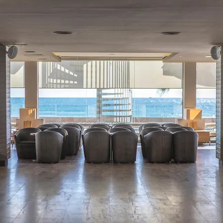 Augustus Hotel 4*